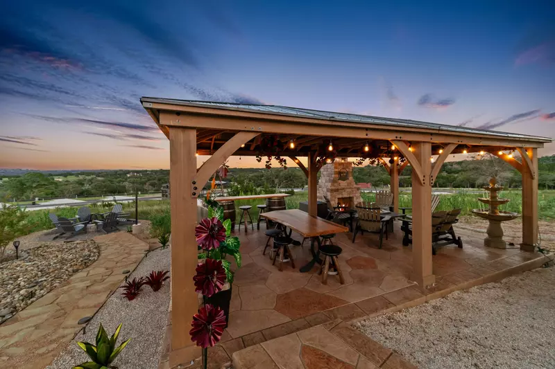 outdoor seating area at Firefly Fredericksburg