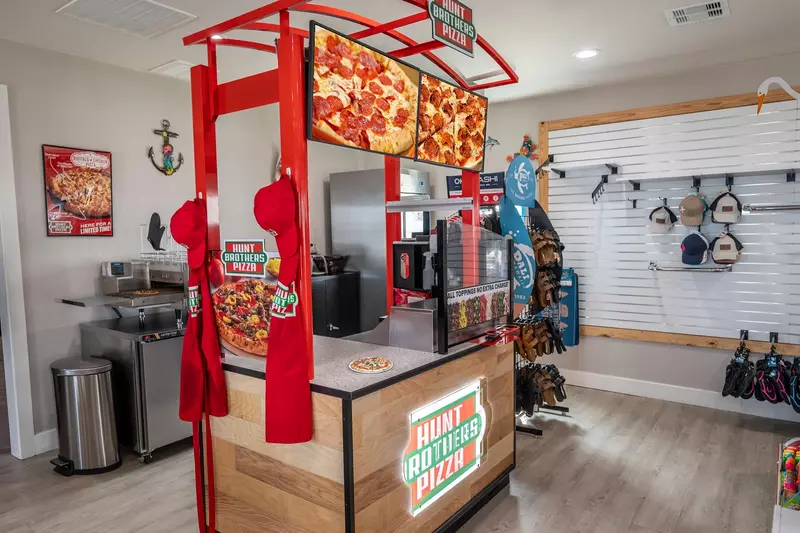 amenities_0008_pizza