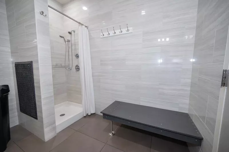 amenities_0014_shower