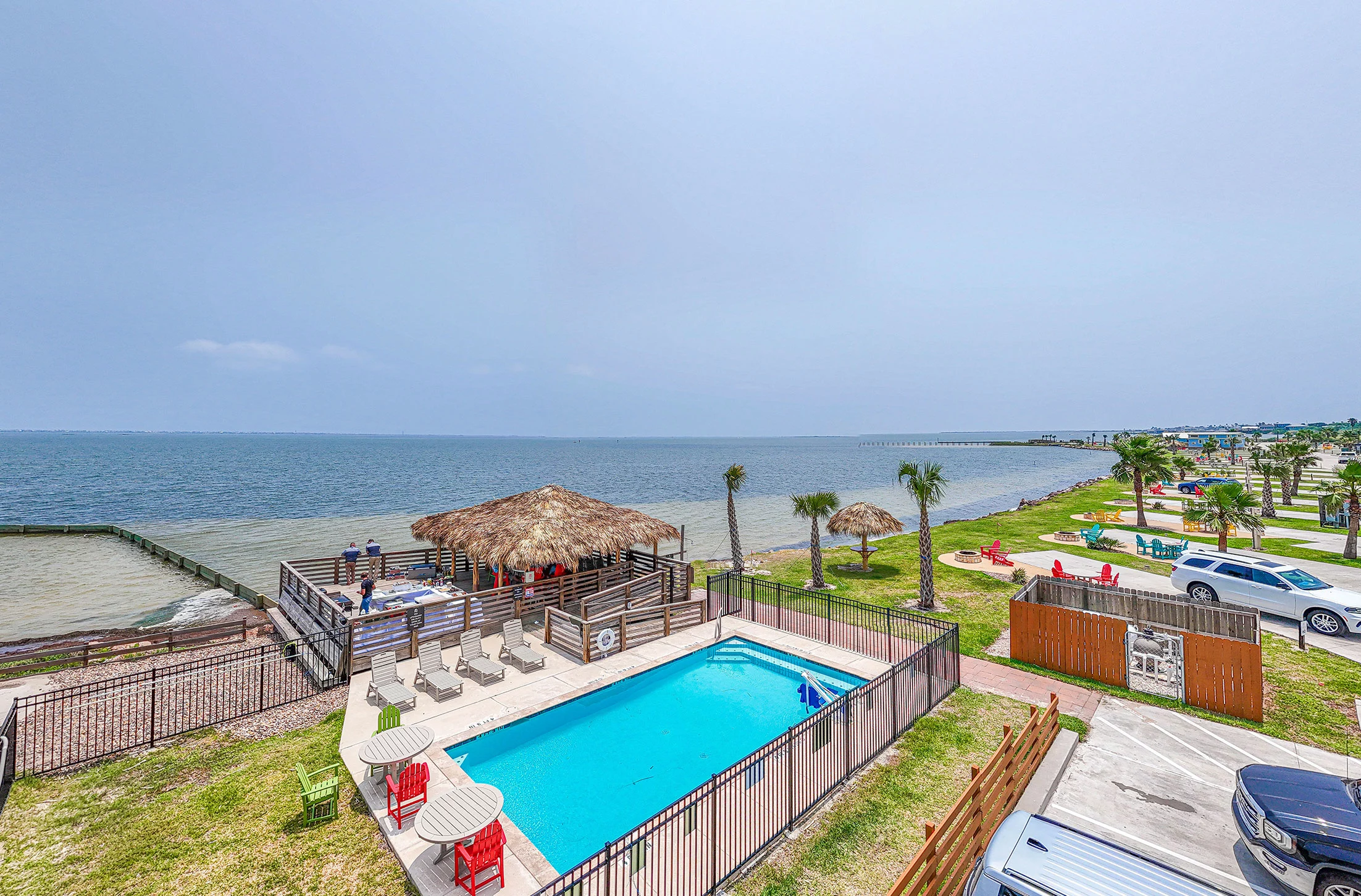 swimming-pool-and-ocean